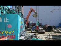 [動画]那覇久茂地杭抜き現場