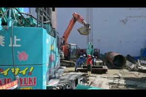 [動画]那覇久茂地杭抜き現場